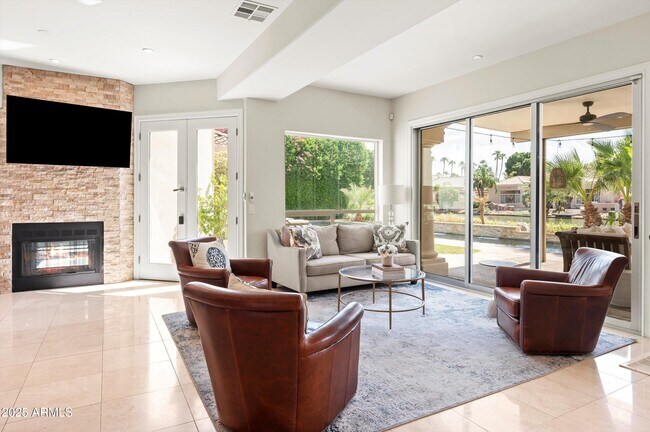 Building Photo - 1407 E Coral Cove Dr
