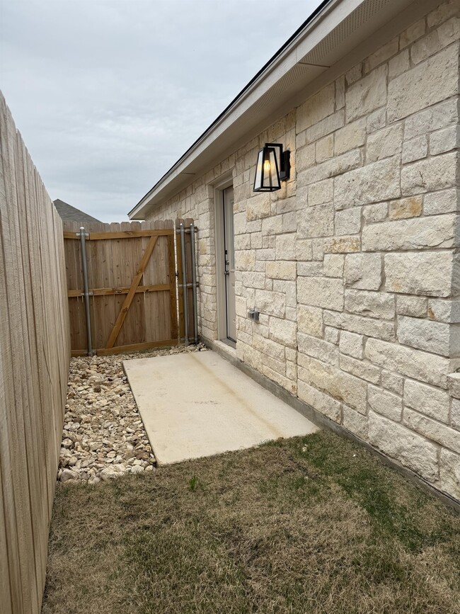 Building Photo - 3124 Wasilla Dr