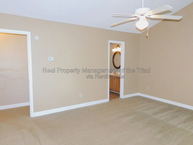 Building Photo - 12 Cedar Knoll Dr