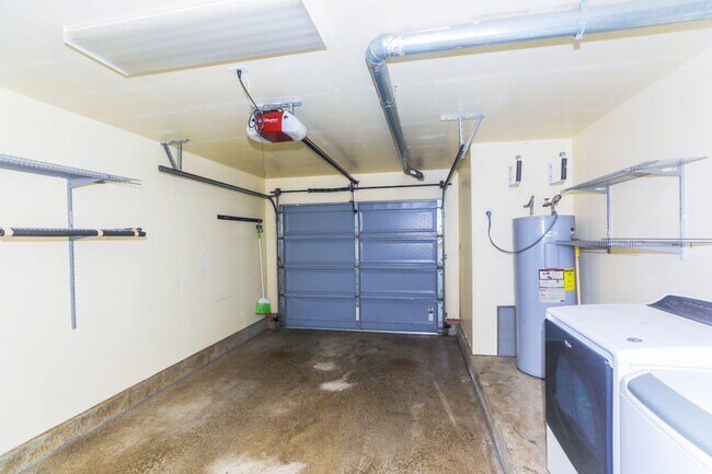 Building Photo - 91-1031 Kaimalie St. #4C3 - TJackson | 91-...