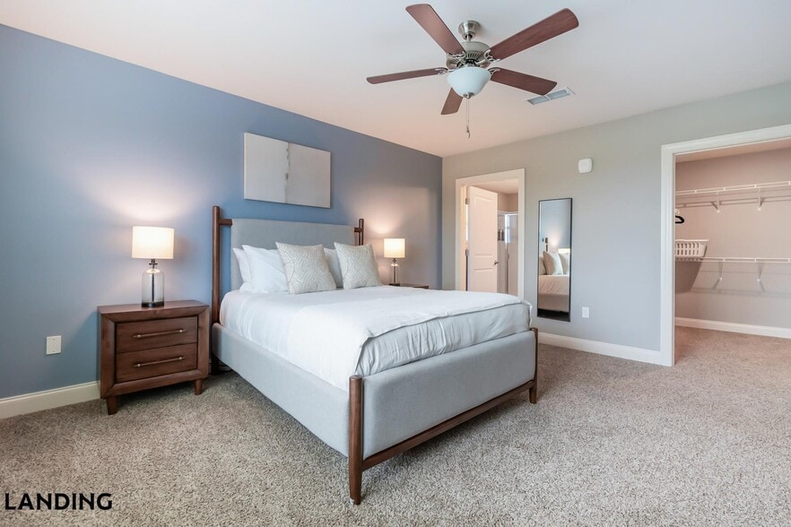 Building Photo - 305 Laredo Dr