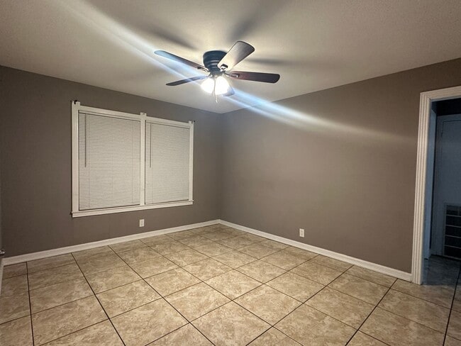 Building Photo - Ready for move in