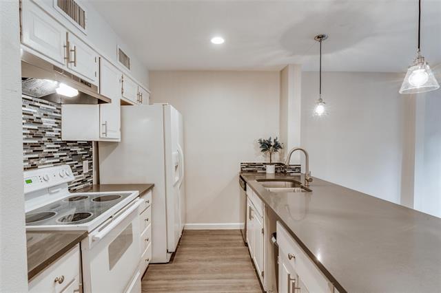 Building Photo - 3112 Pin Oak Ct