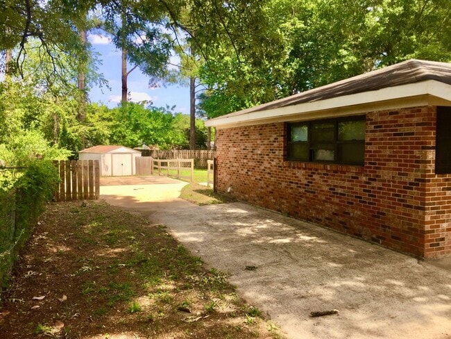 Building Photo - TURN KEY FULLY FURNISHED RENTAL