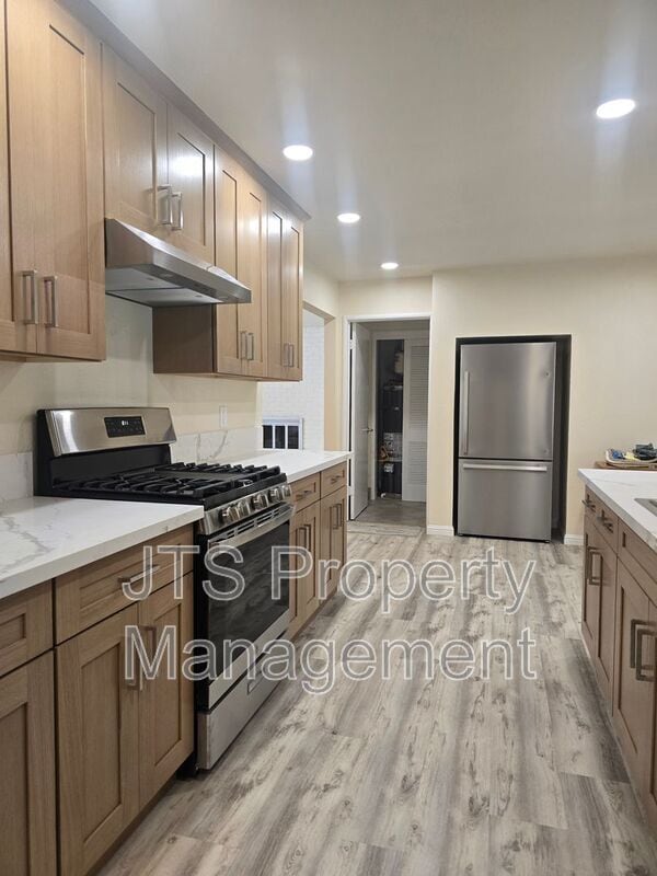 Building Photo - 1033 Woodshire Way