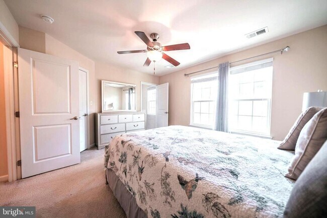 Building Photo - 2111 Elm Tree Knoll
