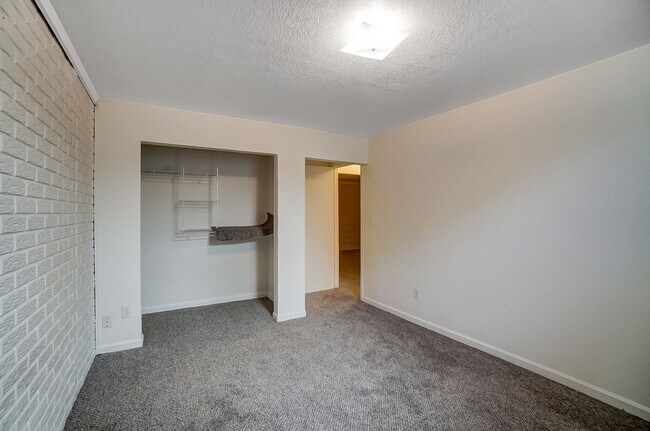 Building Photo - 3612 Willow Run Dr