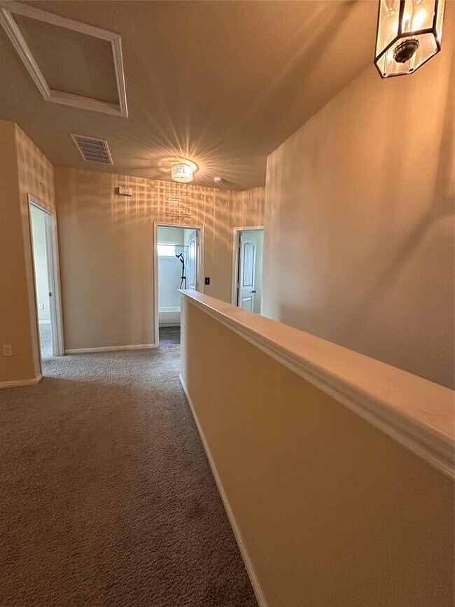 Building Photo - 207 Liard River Rd