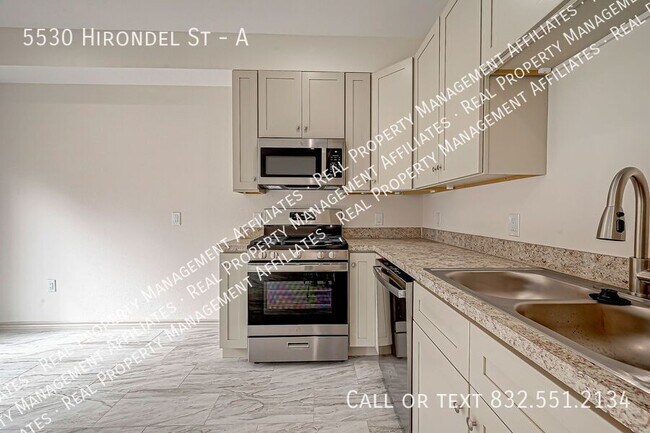 Building Photo - 5530 Hirondel