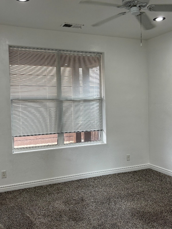 Building Photo - 1520 E Helen Way