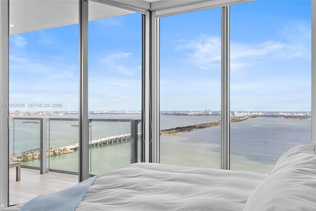 Building Photo - 2900 NE 7th Ave