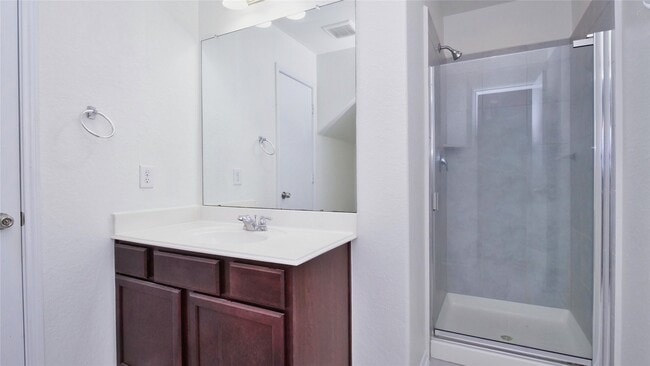 Building Photo - 3318 Madison Elm St