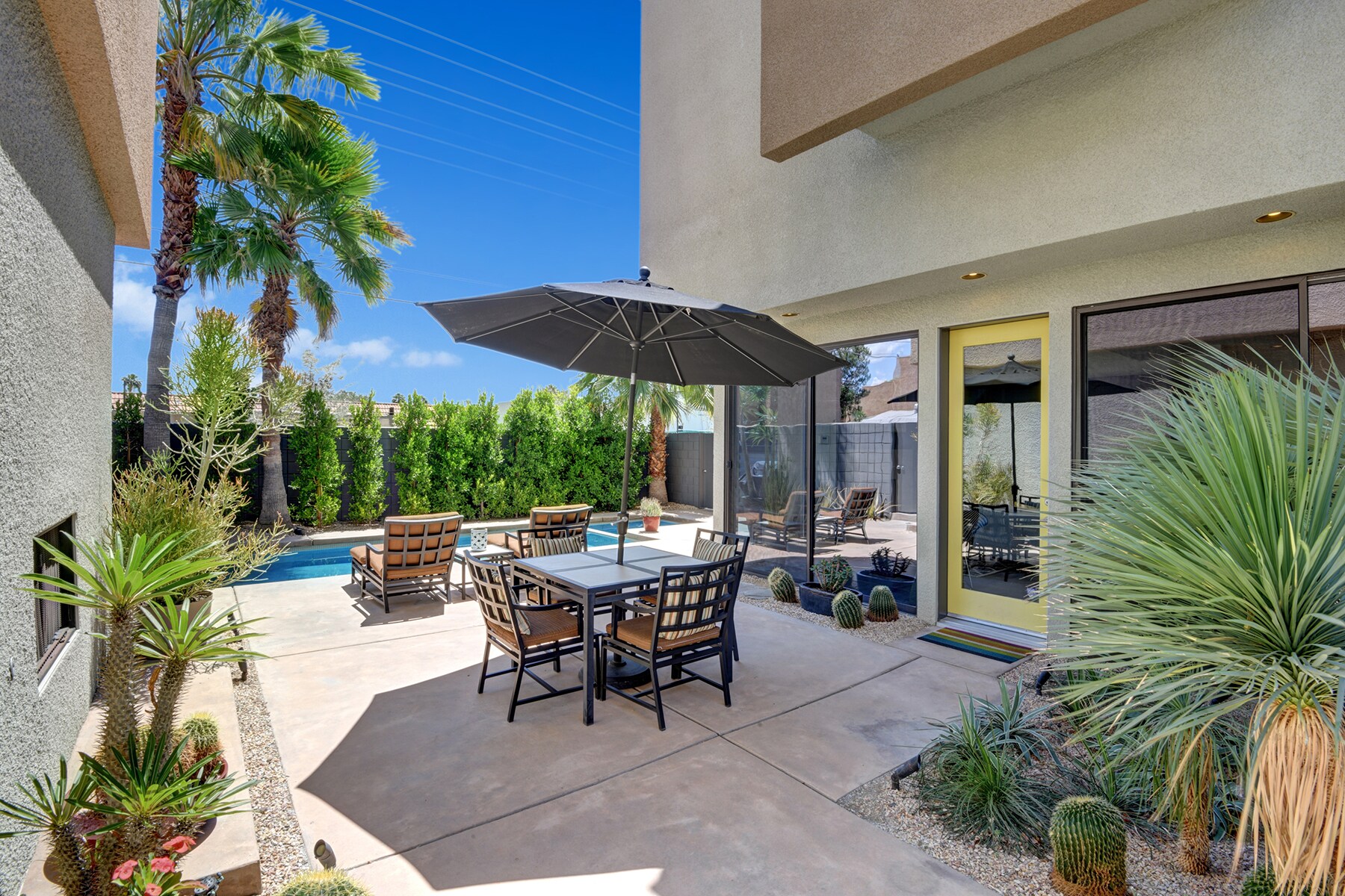 Building Photo - 1536 E Baristo Rd