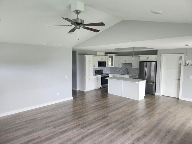 Building Photo - 1581 Keanan Ln