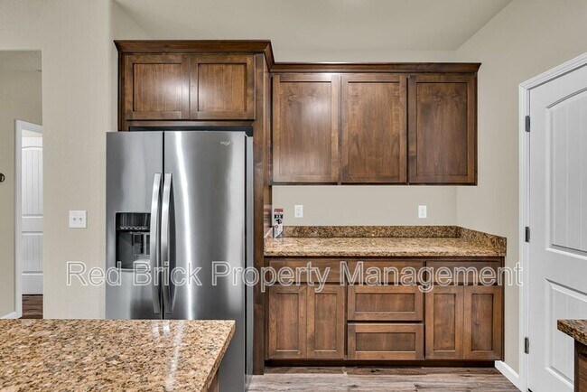 Building Photo - 3665 Venice Ave