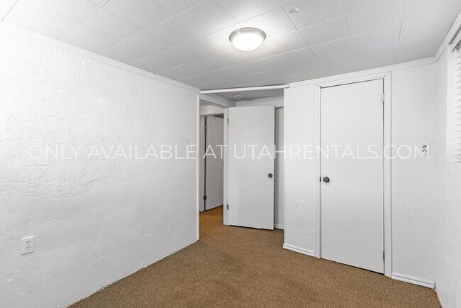 Building Photo - 1278 E 520 S St