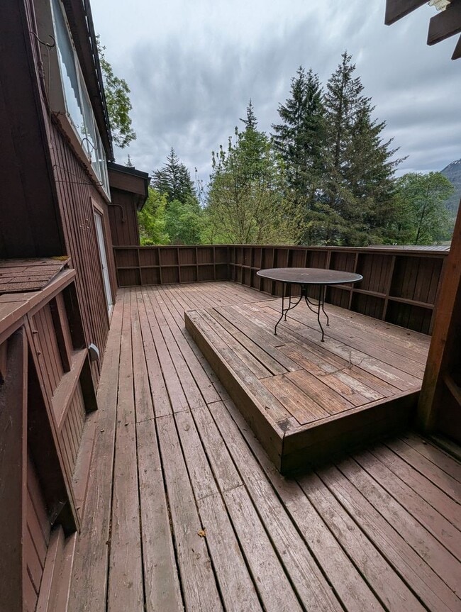 Building Photo - 2 bed/2.5 bath single family home w/ bonus...