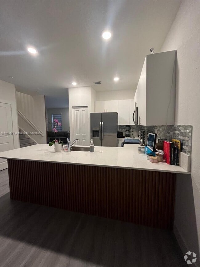 Building Photo - 4 bedroom in Miami Gardens FL 33169