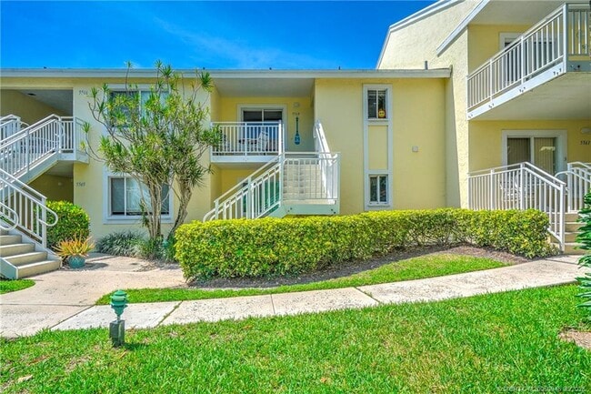 Building Photo - 5564 NE Gulfstream Way