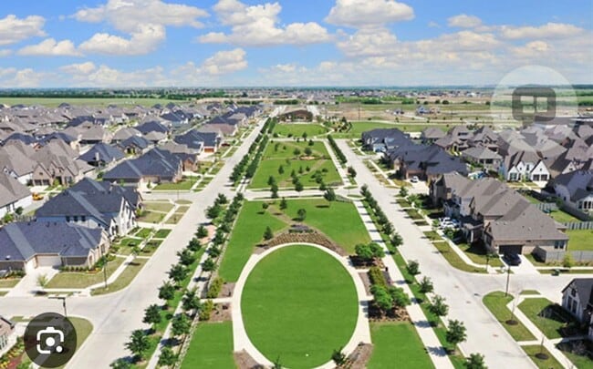 Building Photo - 1310 Sunflower Ave