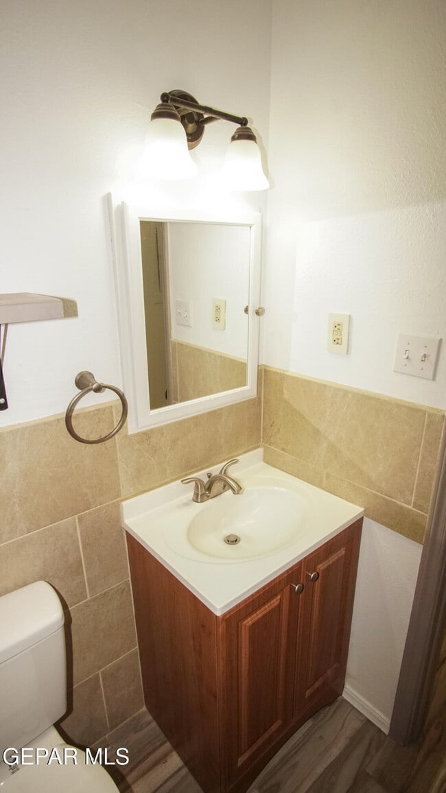 Building Photo - 9304 Lait Dr