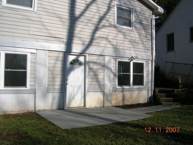 Building Photo - 231 Shamrock Rd