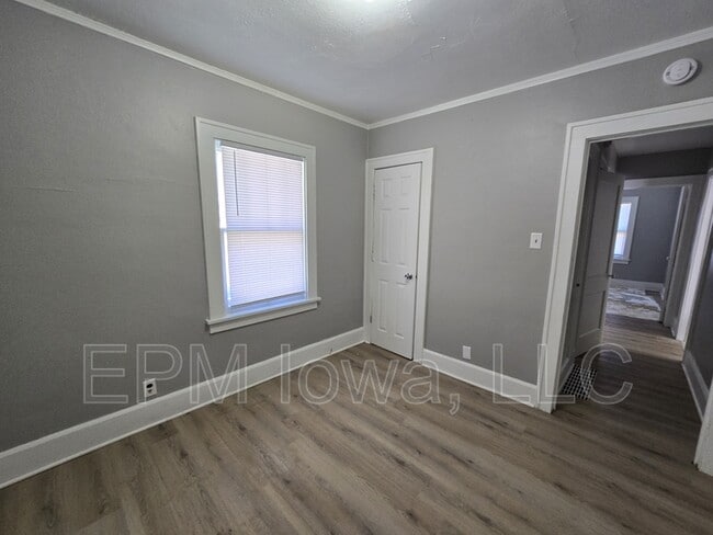 Building Photo - 330 Cutler St