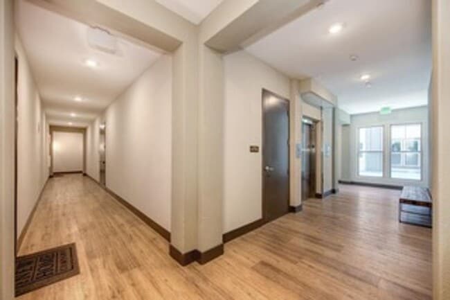 Building Photo - Upscale 2/2 Apartment in The Cannery!-$500...