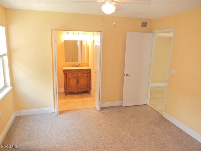 Building Photo - 12571 Equestrian Cir