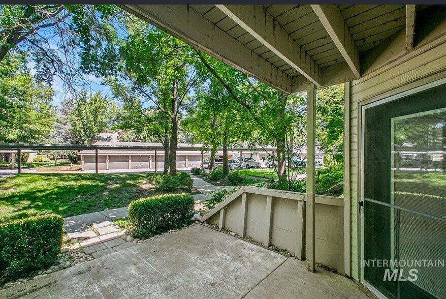 Building Photo - 3761 S Gekeler Ln