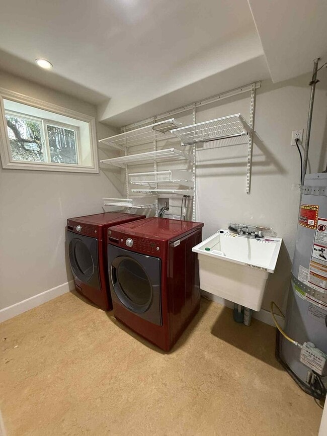 Building Photo - Redwood City Hillside Retreat – 4BR, 3BA w...