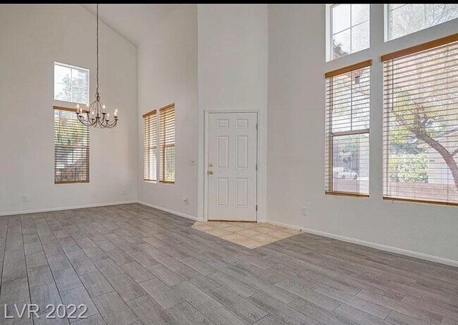 Building Photo - 1200 Valerio Ln