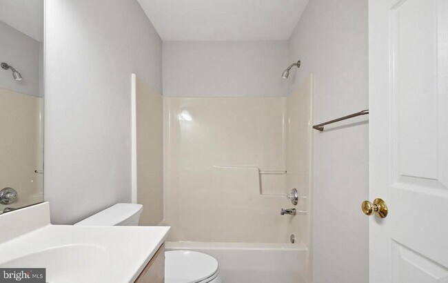 Building Photo - 362 Hamilton Dr