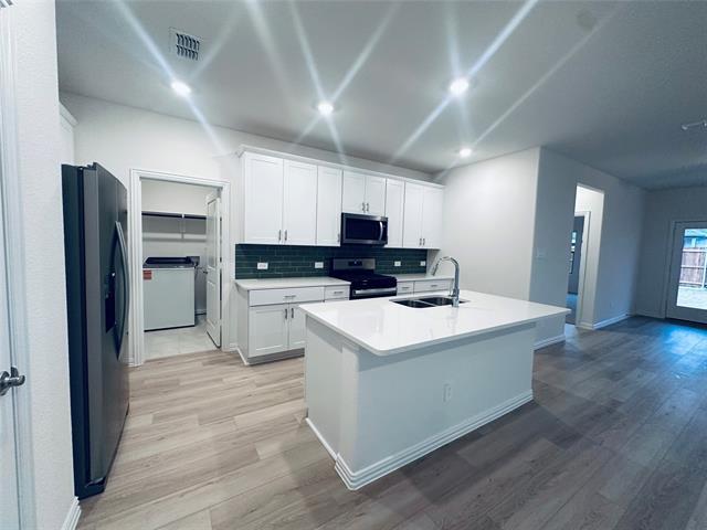 Building Photo - 606 Clover Crk Dr