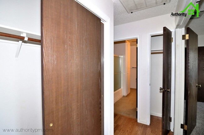 Building Photo - 915 West St