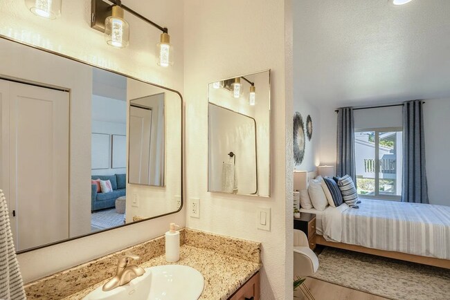 Building Photo - This fully furnished 1bedroom, 1bath was r...