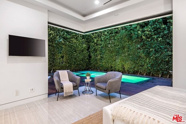 Building Photo - 350 N Harper Ave