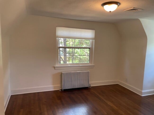 Building Photo - Updated Cute Cape - 3 bedroom, 2 bath -  4509 Fitzhugh Ave.