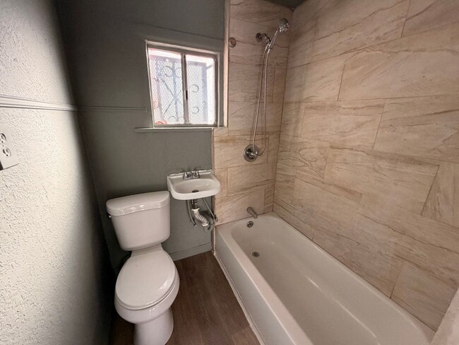 Building Photo - NewB 8804