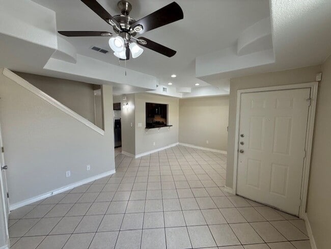 Building Photo - Ranchway Condominiums
