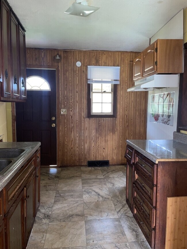 Building Photo - 3254 Bypass 127