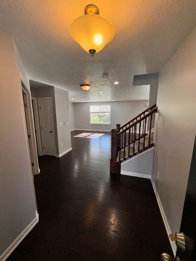 Building Photo - 4-Bedroom House for Rent