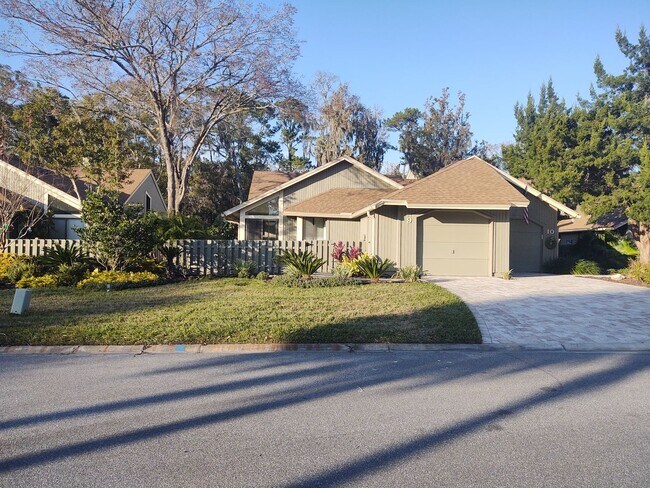 Building Photo - Gorgeous 3 bedroom 2 bath townhome with FL...