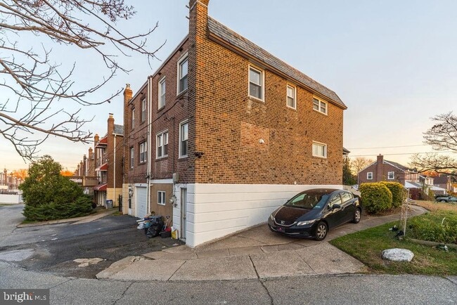 Building Photo - 945 Fariston Dr