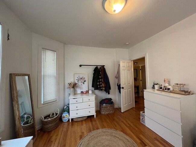 Building Photo - 38 Gorham St