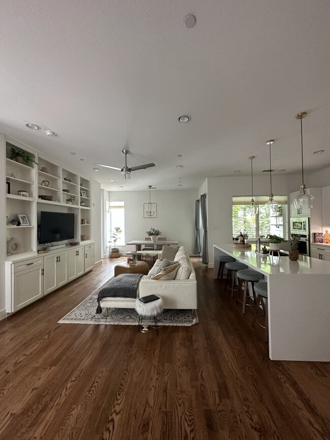 Building Photo - 5705 Bryan Pkwy