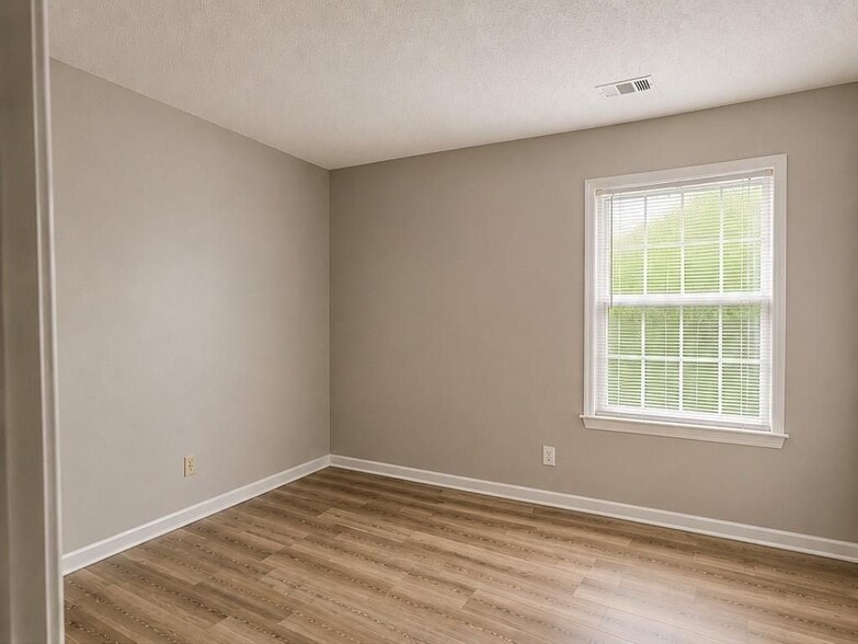 Building Photo - 355 Waddington Trail