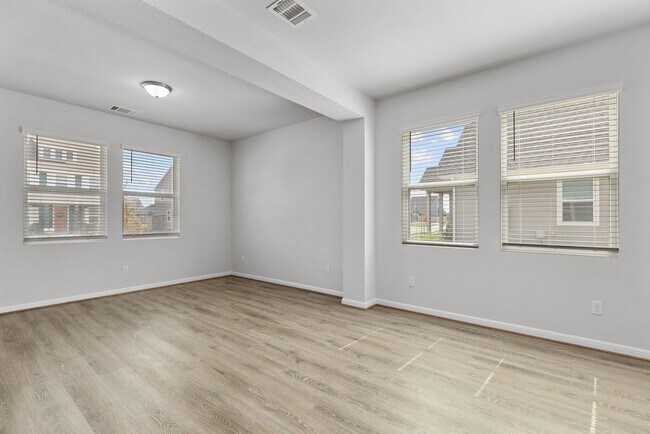 Building Photo - 313 Cherry Blossom Ln