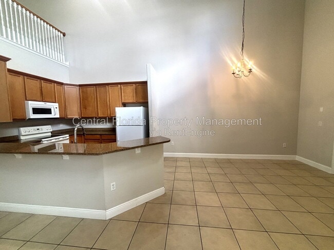 Building Photo - 13220 Fountainbleau Dr