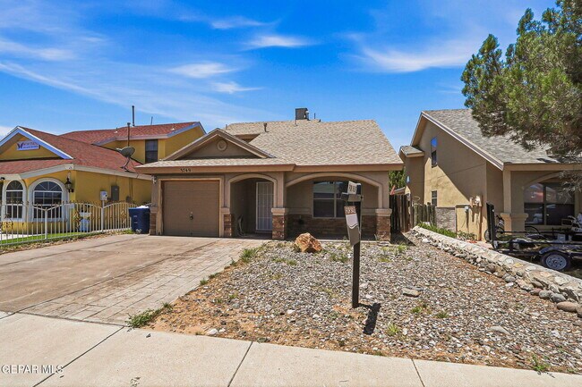 Building Photo - 3749 Leticia St